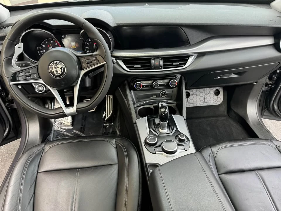 2018 Alfa Romeo Stelvio - Image 10 of 17