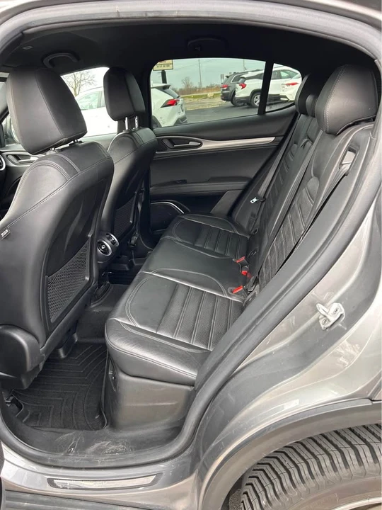 2018 Alfa Romeo Stelvio - Image 7 of 10