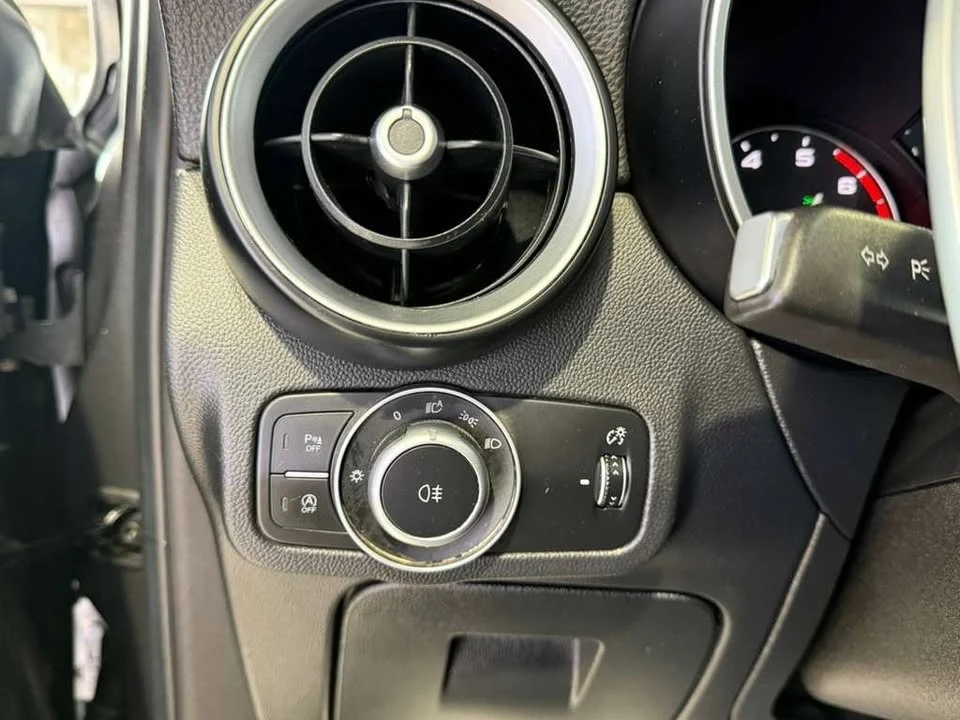 2018 Alfa Romeo Stelvio - Image 15 of 20