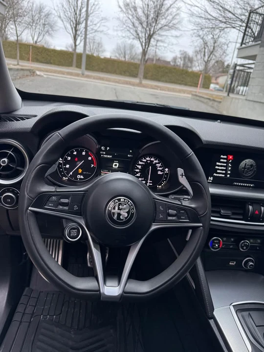 2018 Alfa Romeo Stelvio - Image 9 of 17