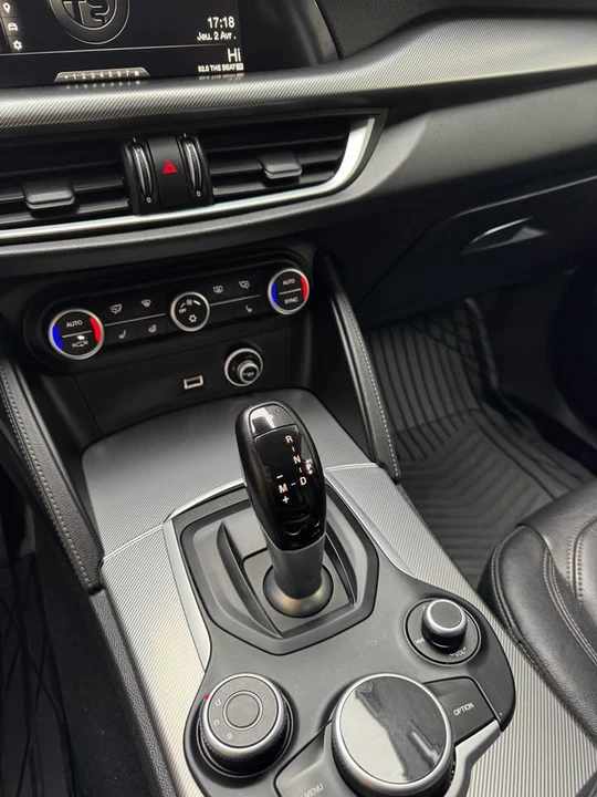 2018 Alfa Romeo Stelvio - Image 10 of 17