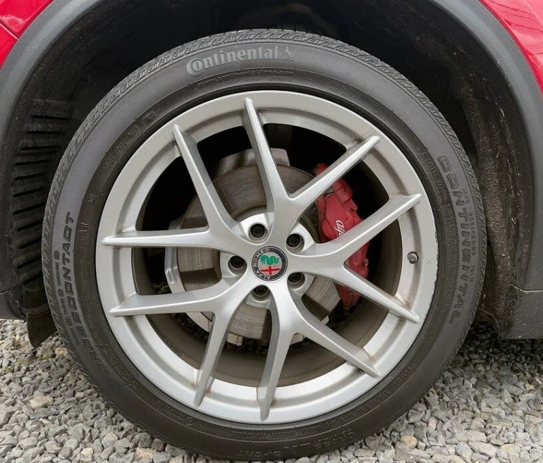 2018 Alfa Romeo Stelvio - Image 14 of 16