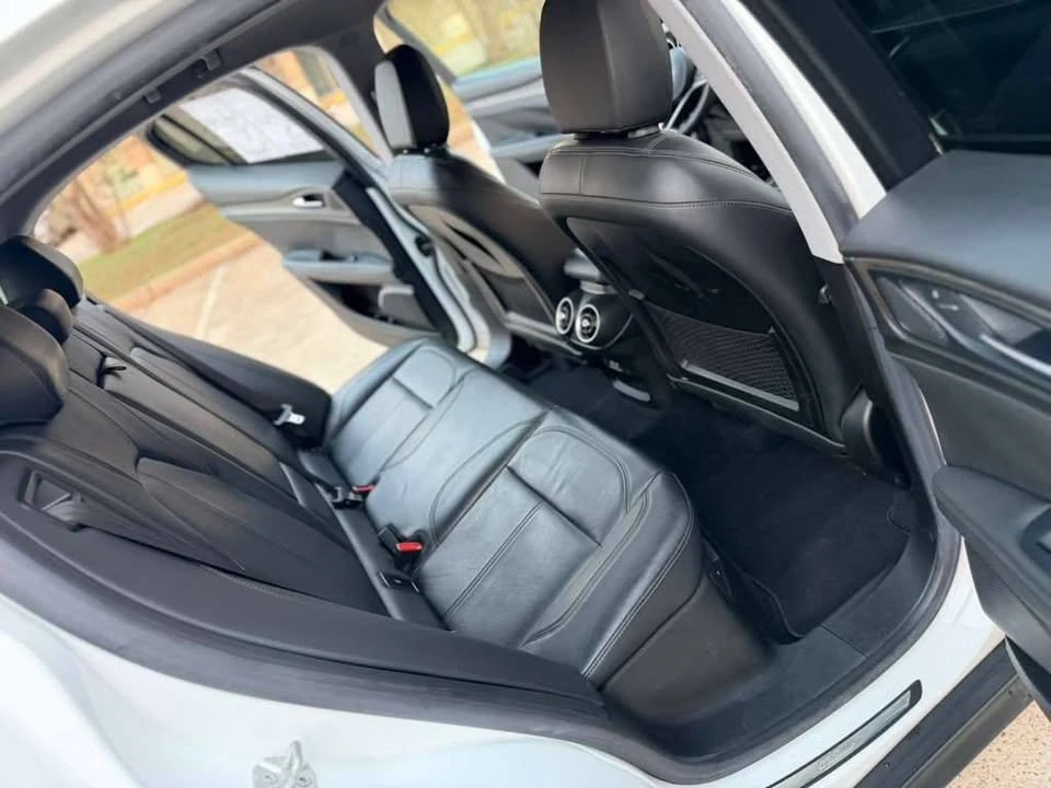 2018 Alfa Romeo Stelvio - Image 11 of 20