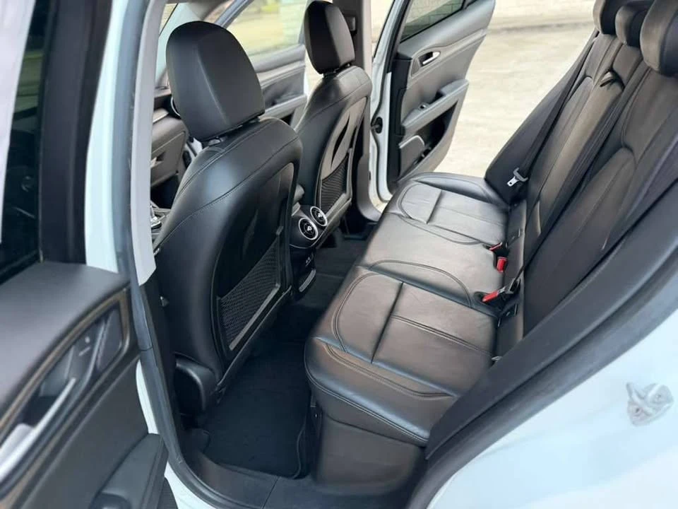 2018 Alfa Romeo Stelvio - Image 13 of 20