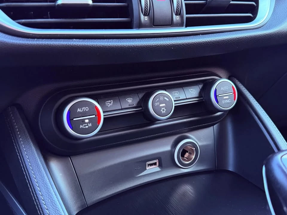 2018 Alfa Romeo - Image 13 of 20