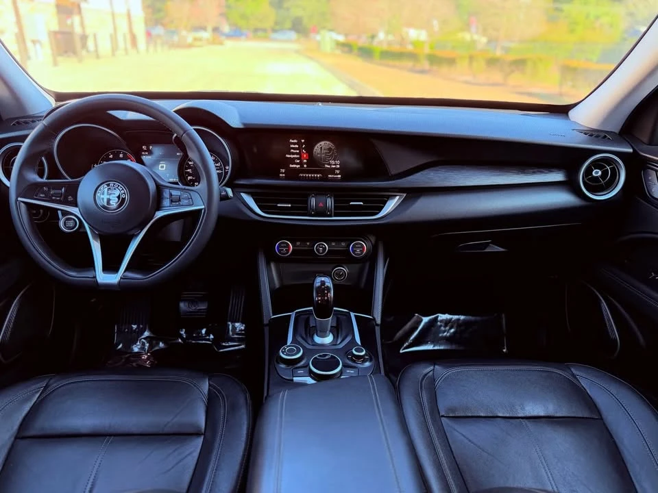 2018 Alfa Romeo - Image 7 of 20