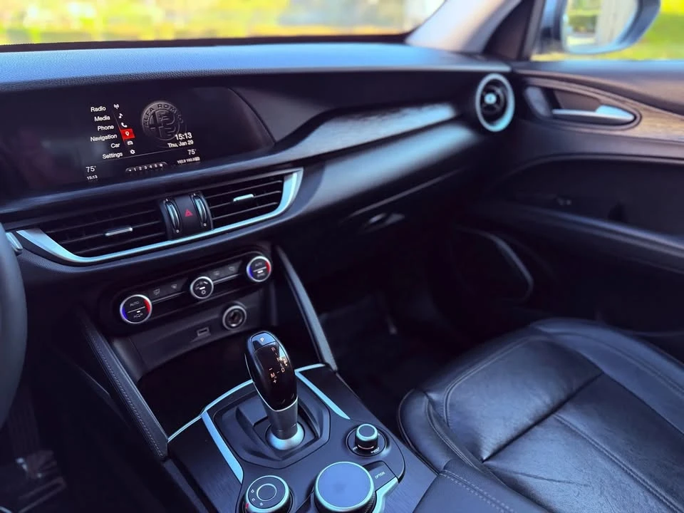 2018 Alfa Romeo - Image 10 of 20