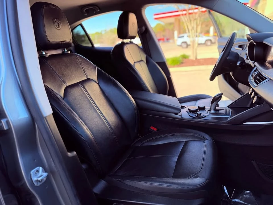 2018 Alfa Romeo - Image 18 of 20