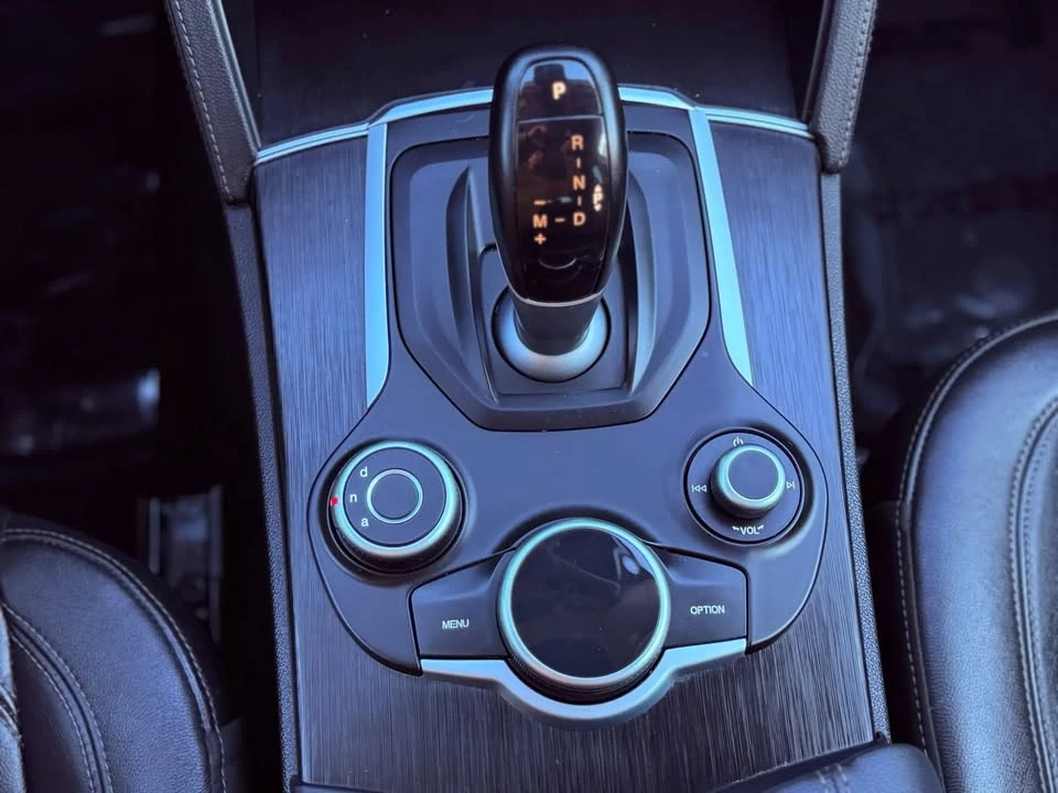 2018 Alfa Romeo - Image 16 of 20