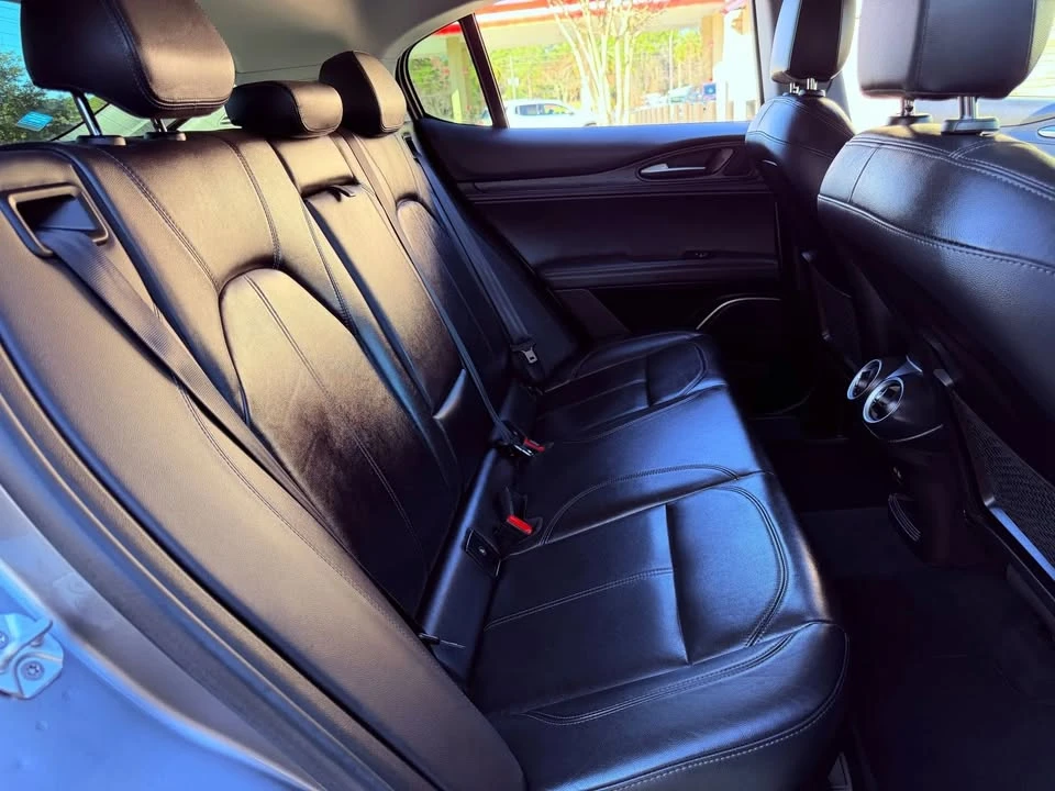 2018 Alfa Romeo - Image 17 of 20