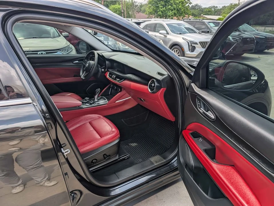 2018 Alfa Romeo Stelvio - Image 13 of 14