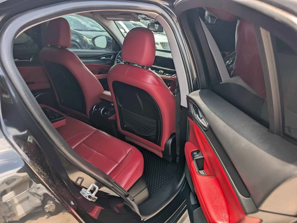 2018 Alfa Romeo Stelvio - Image 11 of 14