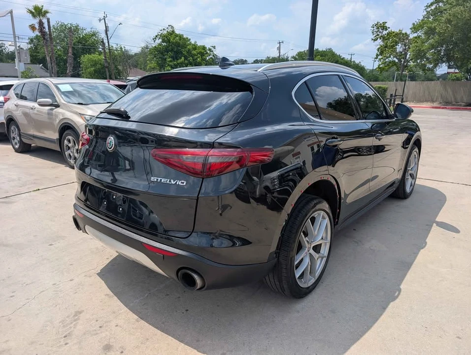 2018 Alfa Romeo Stelvio - Image 5 of 14