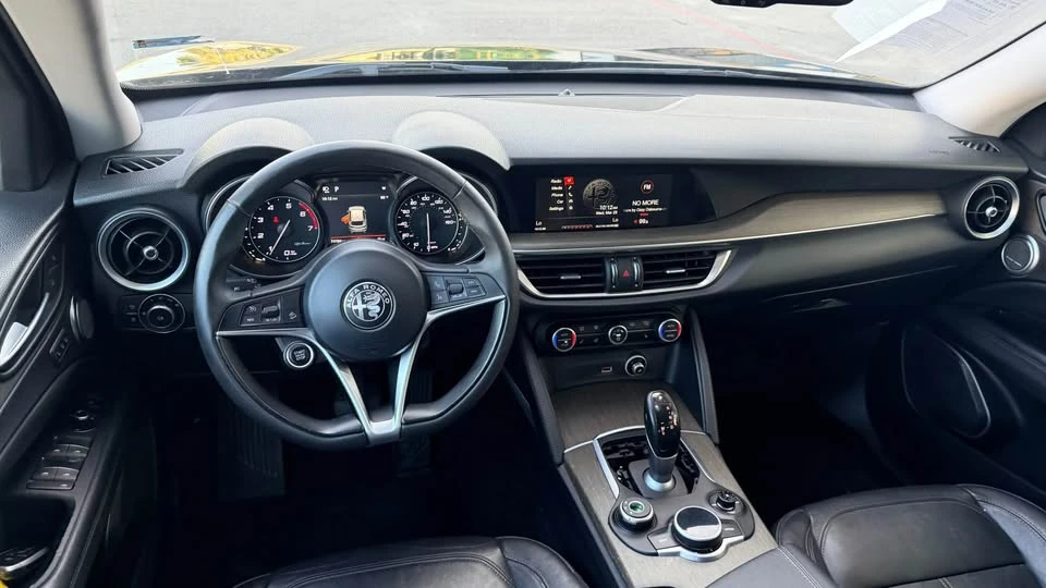 2018 Alfa Romeo Stelvio - Image 2 of 18