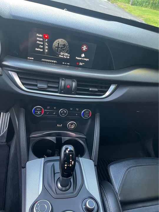 2018 Alfa Romeo Stelvio - Image 9 of 16