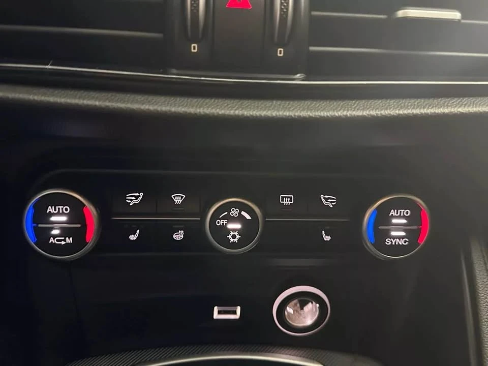 2018 Alfa Romeo Stelvio - Image 13 of 16