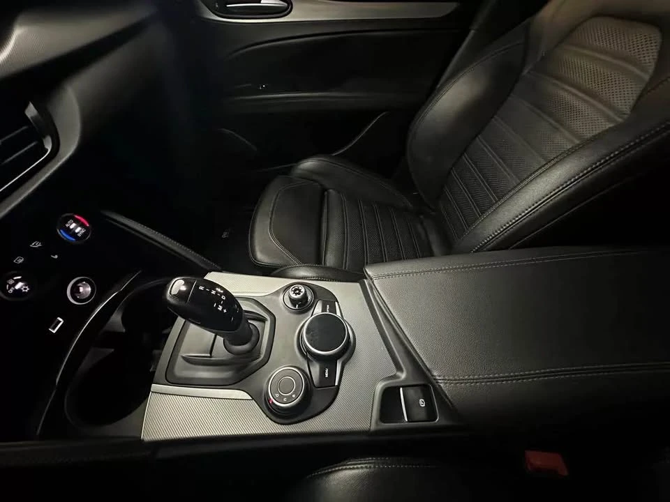 2018 Alfa Romeo Stelvio - Image 14 of 16