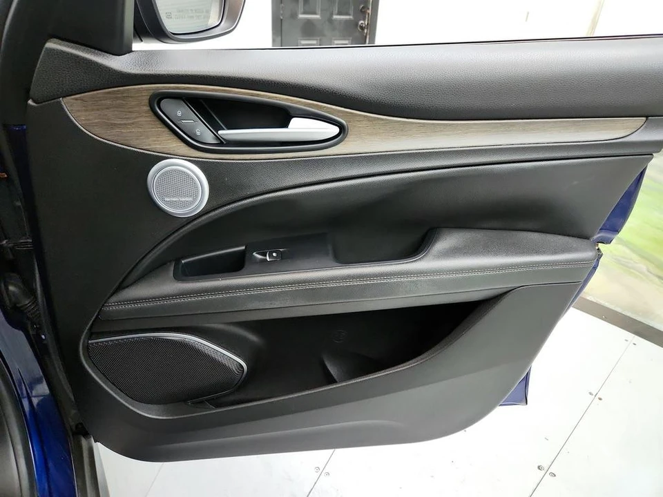 2018 Alfa Romeo Stelvio - Image 28 of 31