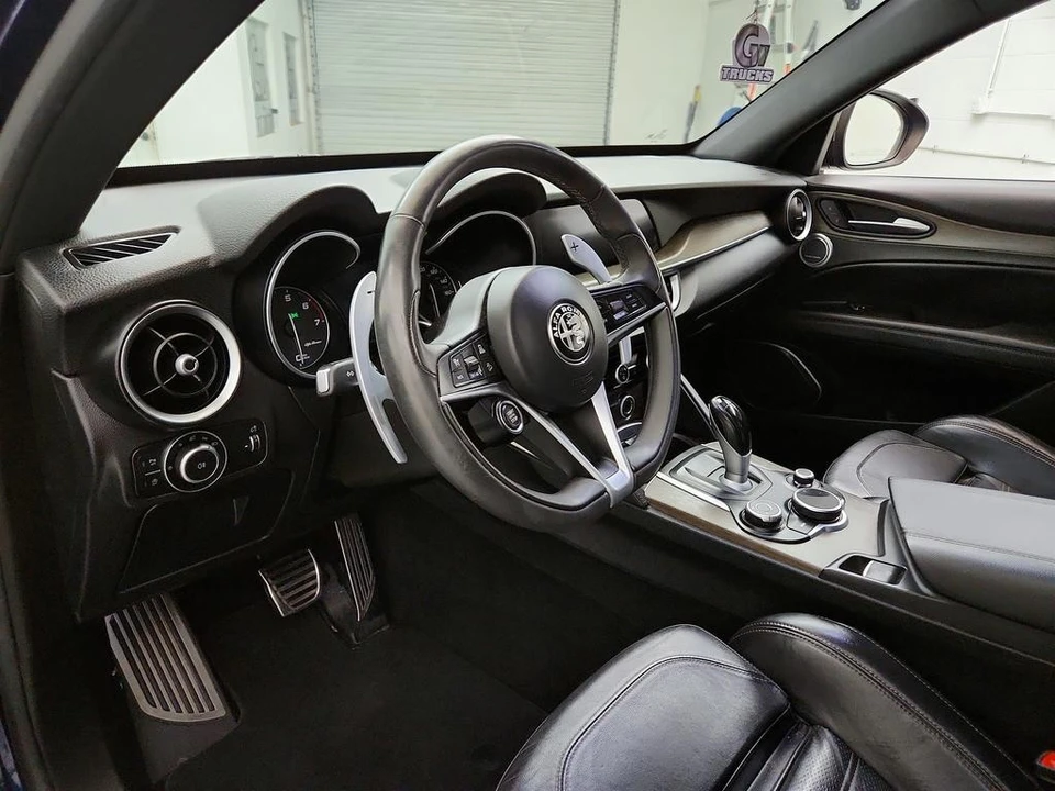 2018 Alfa Romeo Stelvio - Image 13 of 31