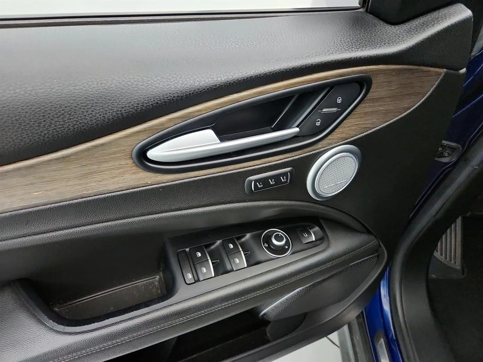 2018 Alfa Romeo Stelvio - Image 22 of 31