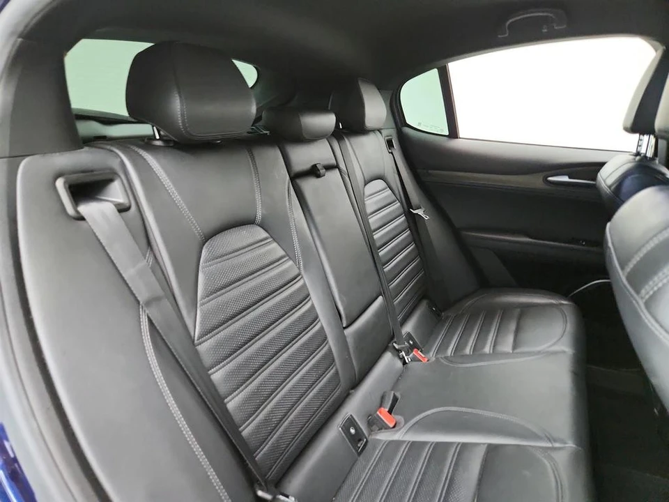 2018 Alfa Romeo Stelvio - Image 28 of 31