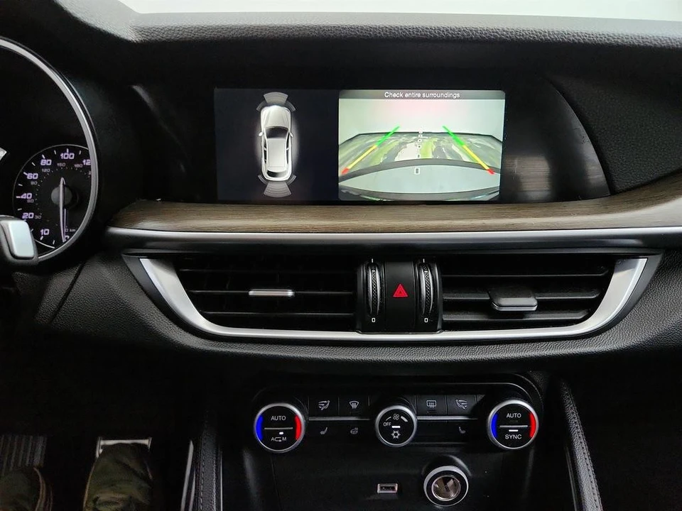 2018 Alfa Romeo Stelvio - Image 20 of 31