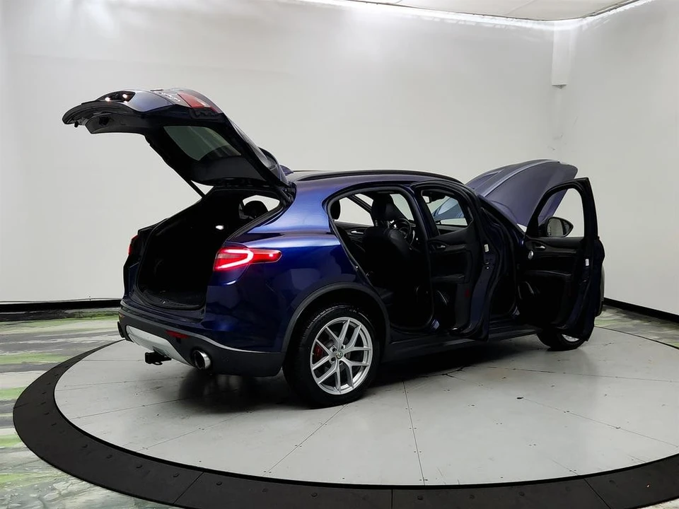 2018 Alfa Romeo Stelvio - Image 11 of 31
