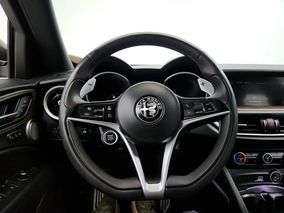 2018 Alfa Romeo Stelvio - Image 16 of 31