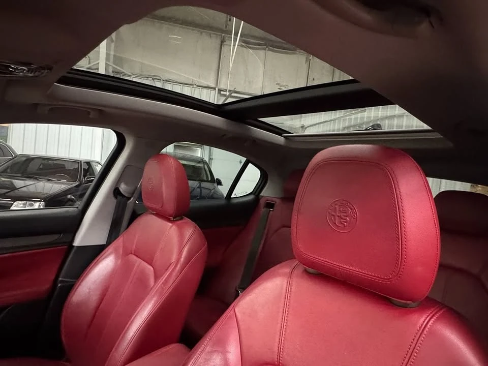 2018 Alfa Romeo Stelvio - Image 13 of 14