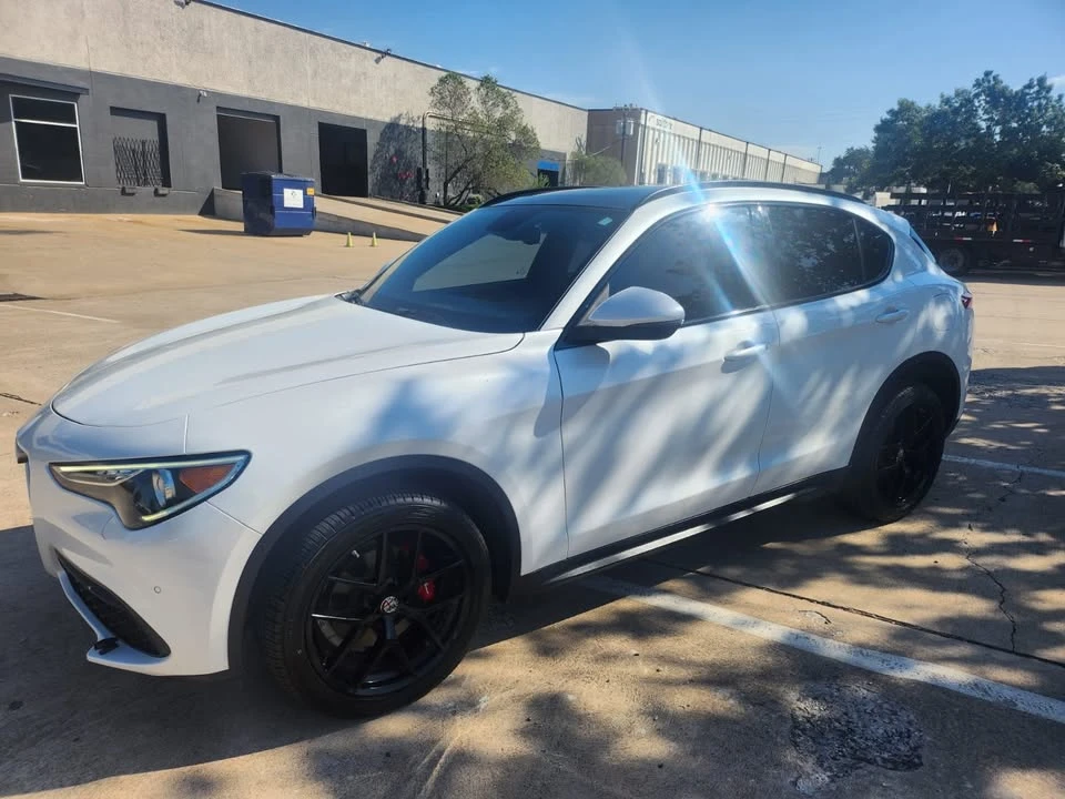 2018 Alfa Romeo Stelvio - Image 2 of 12