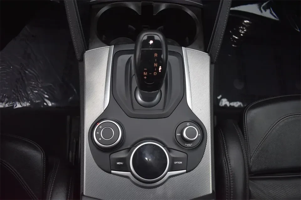2018 Alfa Romeo Stelvio - Image 10 of 13