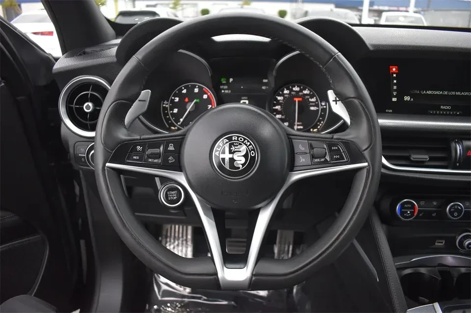 2018 Alfa Romeo Stelvio - Image 9 of 13