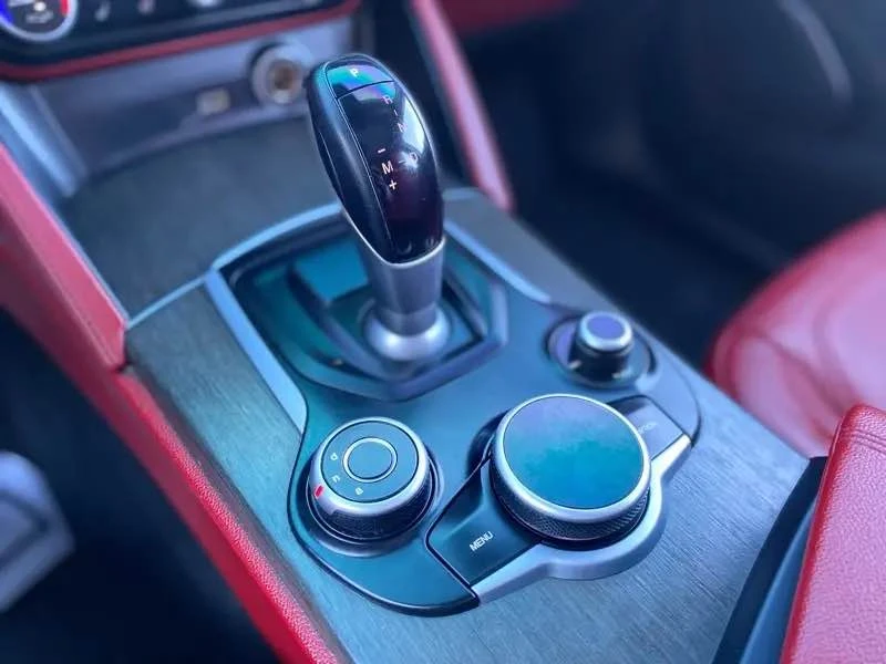 2018 Alfa Romeo Stelvio - Image 9 of 12