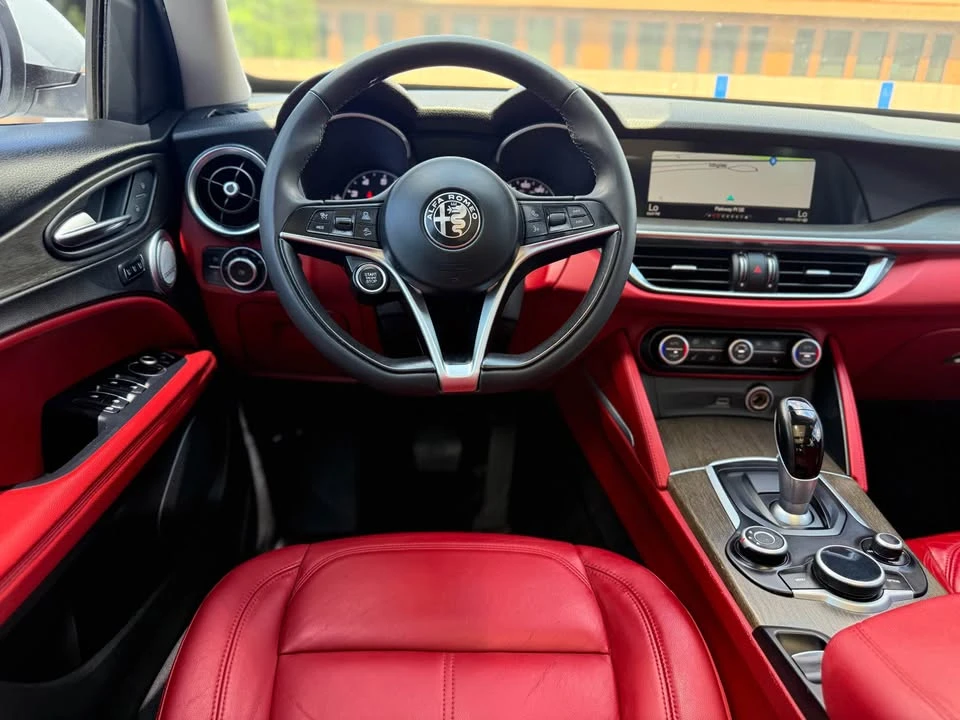 2018 Alfa Romeo Stelvio - Image 16 of 16