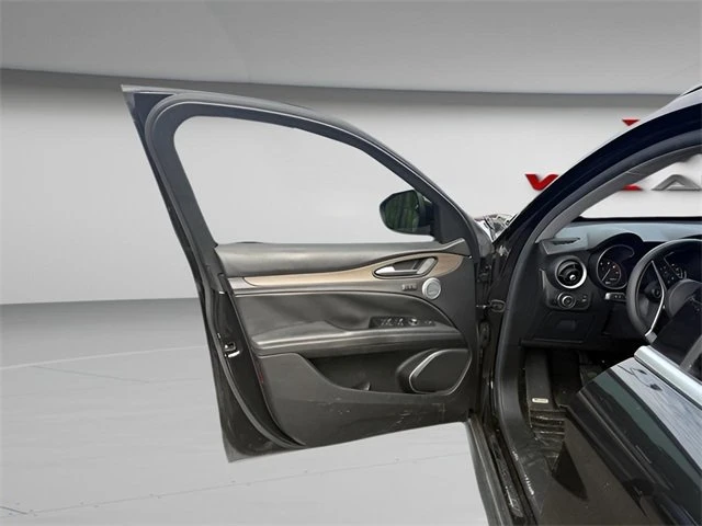 2018 Alfa Romeo Stelvio - Image 19 of 20