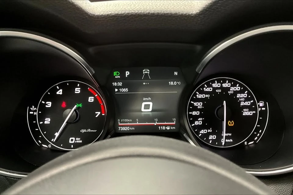 2018 Alfa Romeo Stelvio - Image 18 of 20