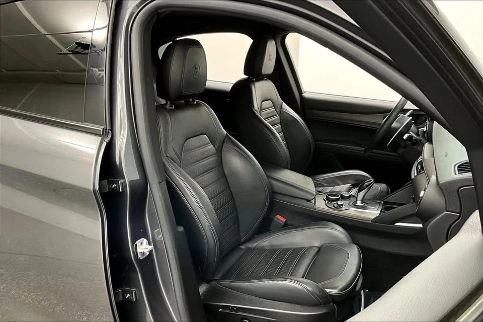 2018 Alfa Romeo Stelvio - Image 13 of 20