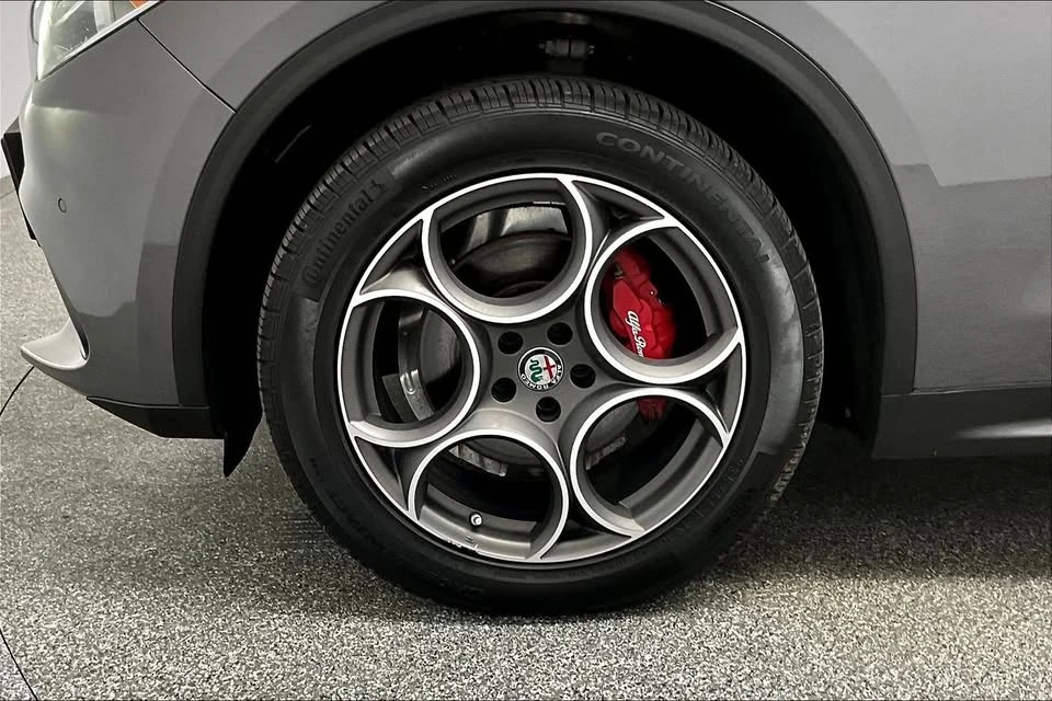 2018 Alfa Romeo Stelvio - Image 15 of 20