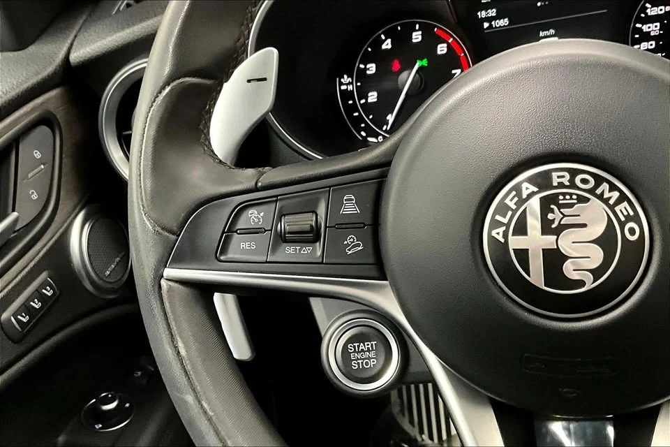 2018 Alfa Romeo Stelvio - Image 16 of 20