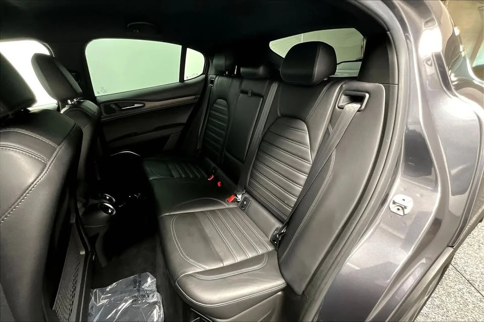 2018 Alfa Romeo Stelvio - Image 14 of 20