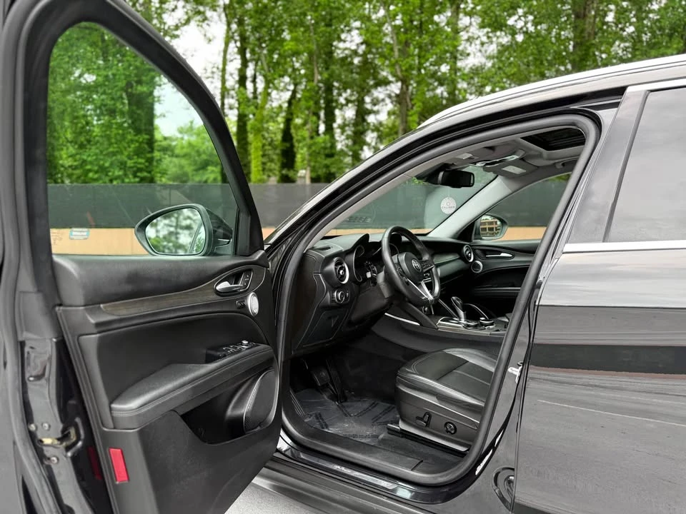 2018 Alfa Romeo Stelvio - Image 11 of 20