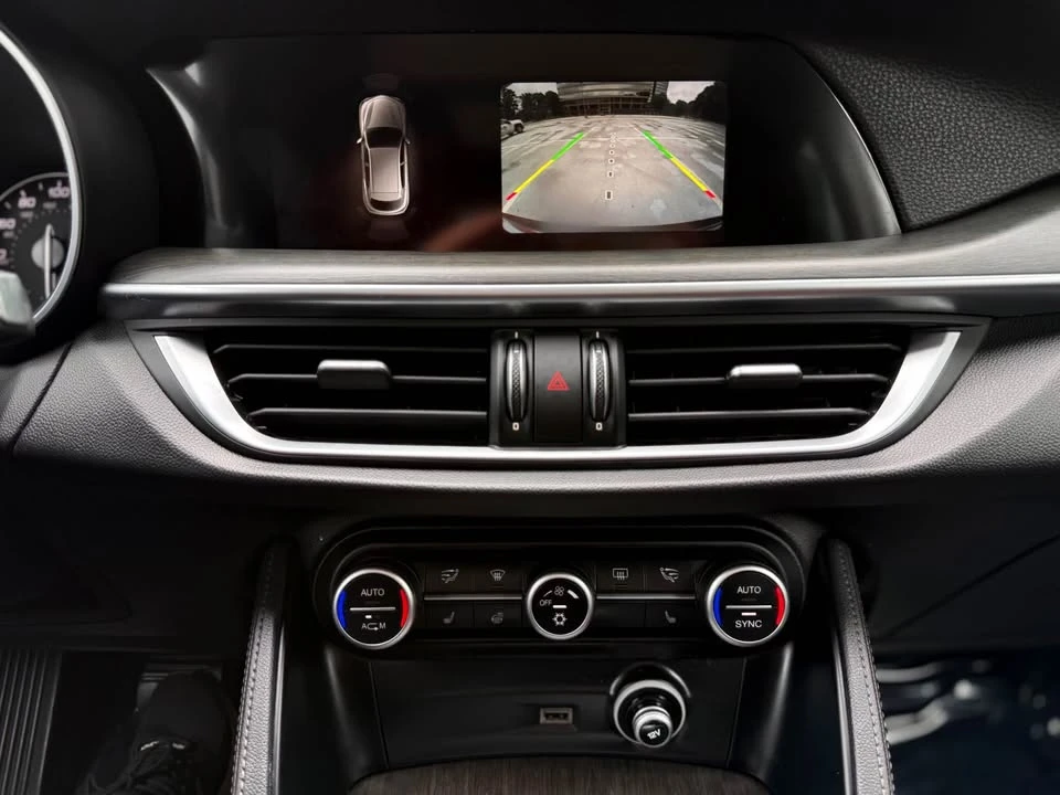 2018 Alfa Romeo Stelvio - Image 17 of 20