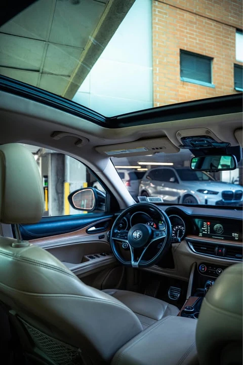 2018 Alfa Romeo Stelvio - Image 5 of 16