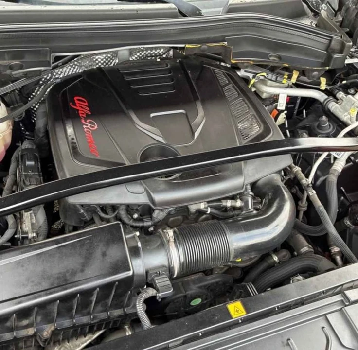 2018 Alfa Romeo Stelvio - Image 17 of 19