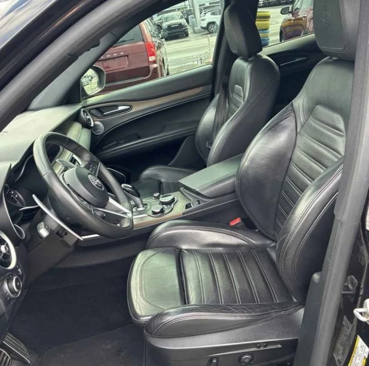 2018 Alfa Romeo Stelvio - Image 8 of 19
