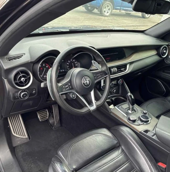 2018 Alfa Romeo Stelvio - Image 11 of 19