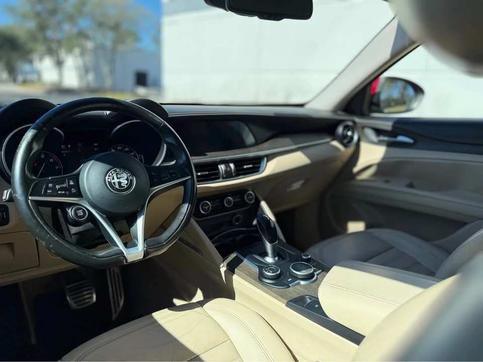 2018 Alfa Romeo Stelvio - Image 17 of 20