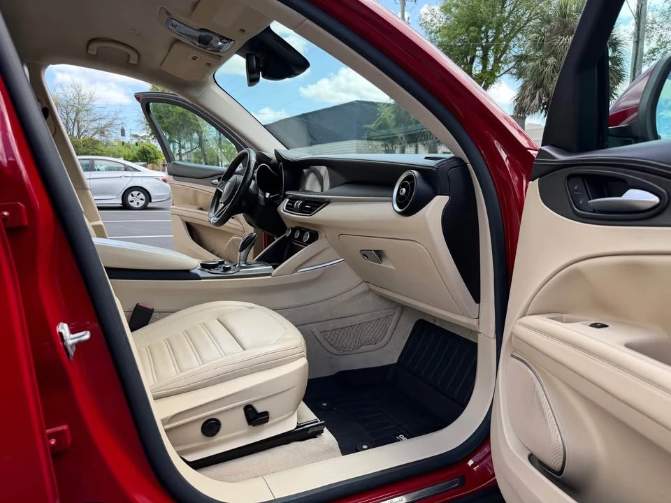 2018 Alfa Romeo Stelvio - Image 18 of 20