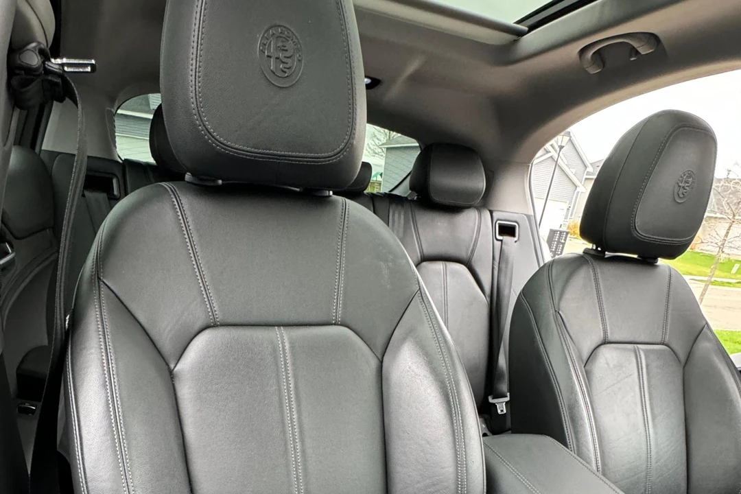 2018 Alfa Romeo Stelvio - Image 28 of 31