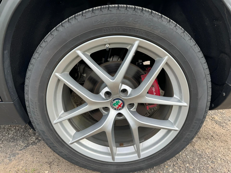 2018 Alfa Romeo Stelvio - Image 24 of 31